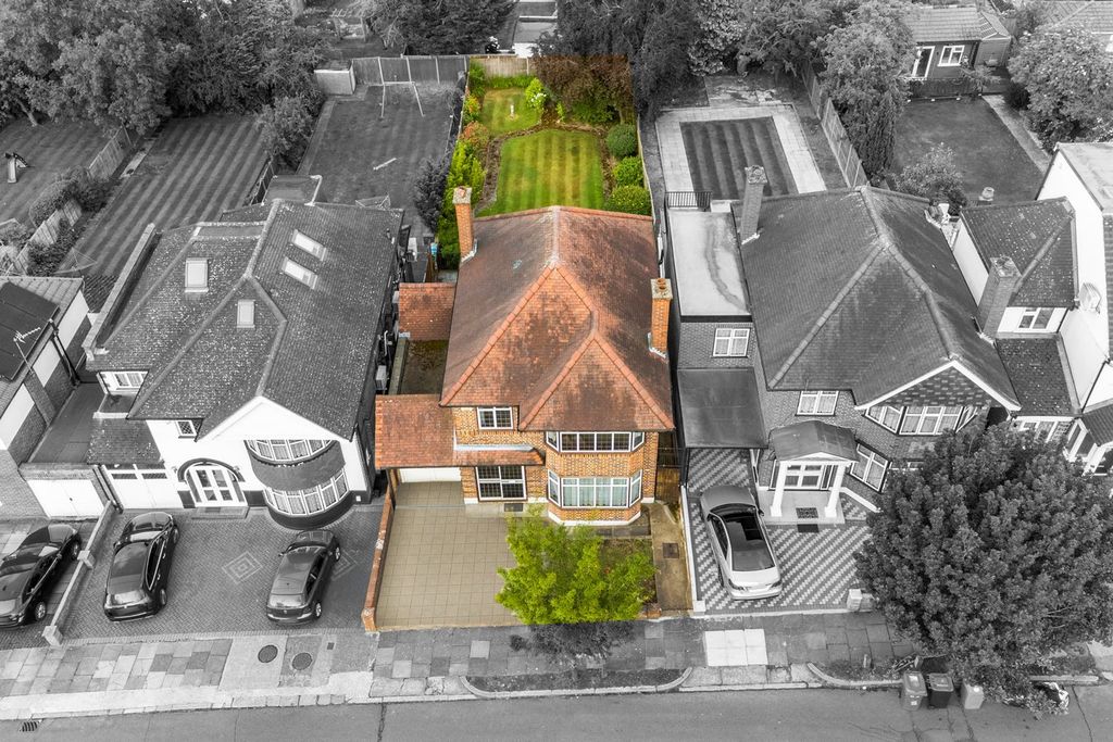 Property photo 1 of 23