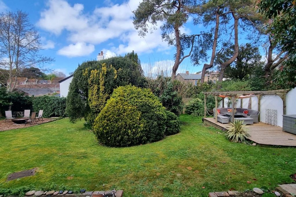Property photo 2 of 15 Back Garden
