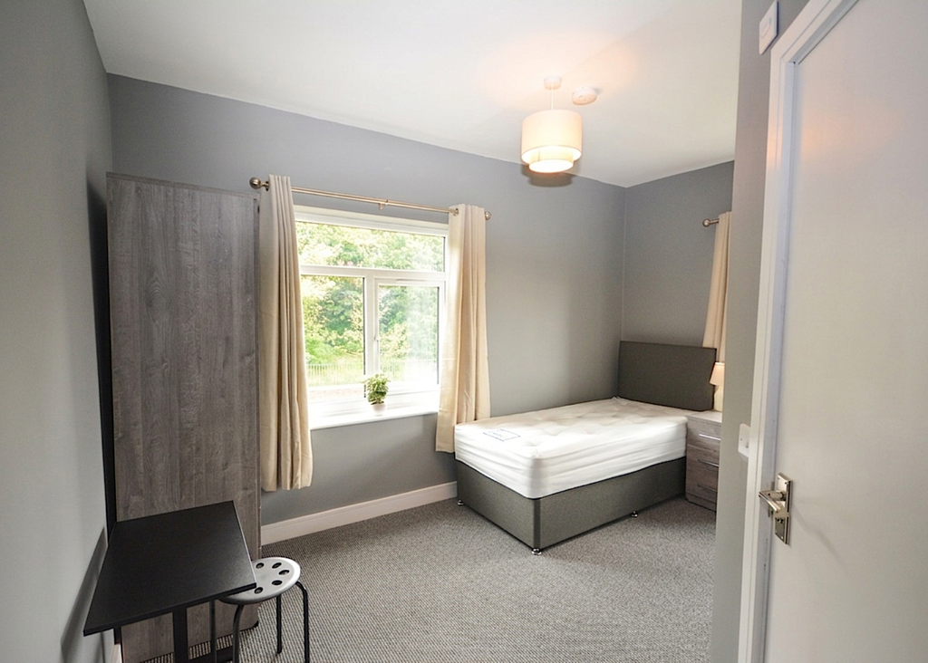 Property photo 1 of 9 Bury Old Road, Prestwich, M25