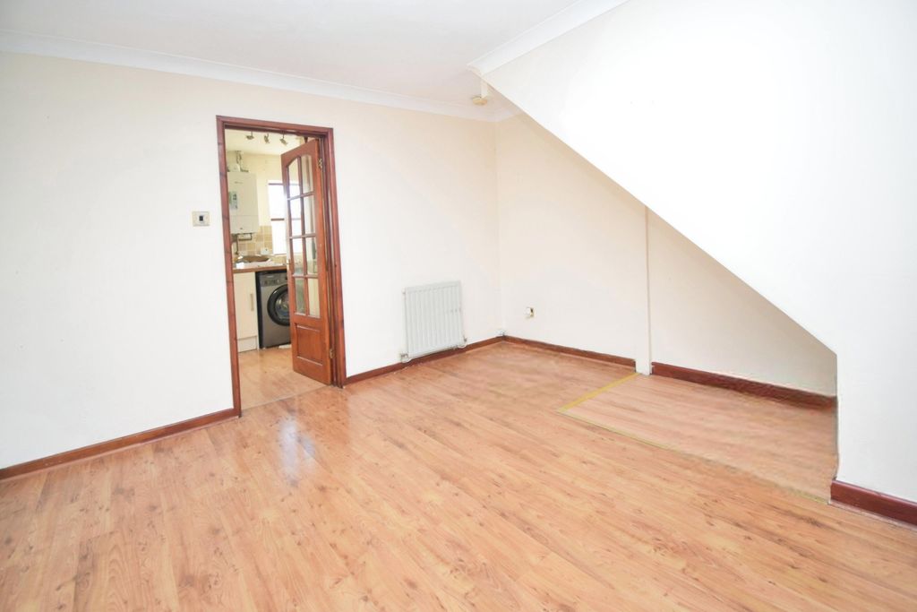 Property photo 2 of 6 Living Room