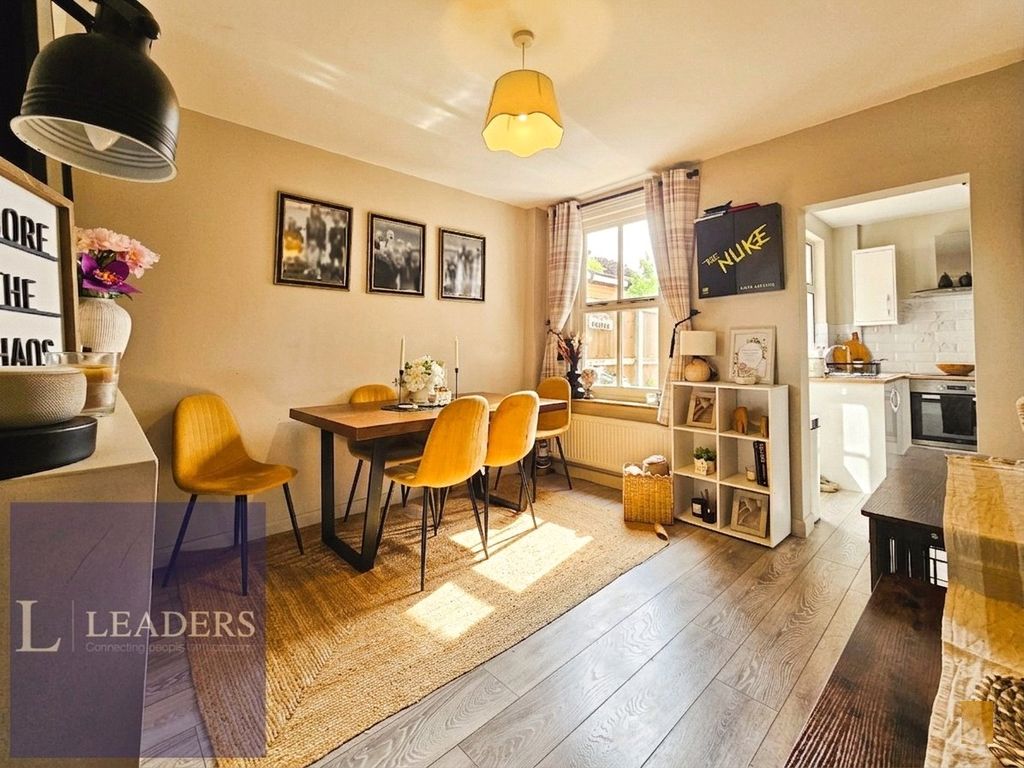 Property photo 2 of 11 Dining Room