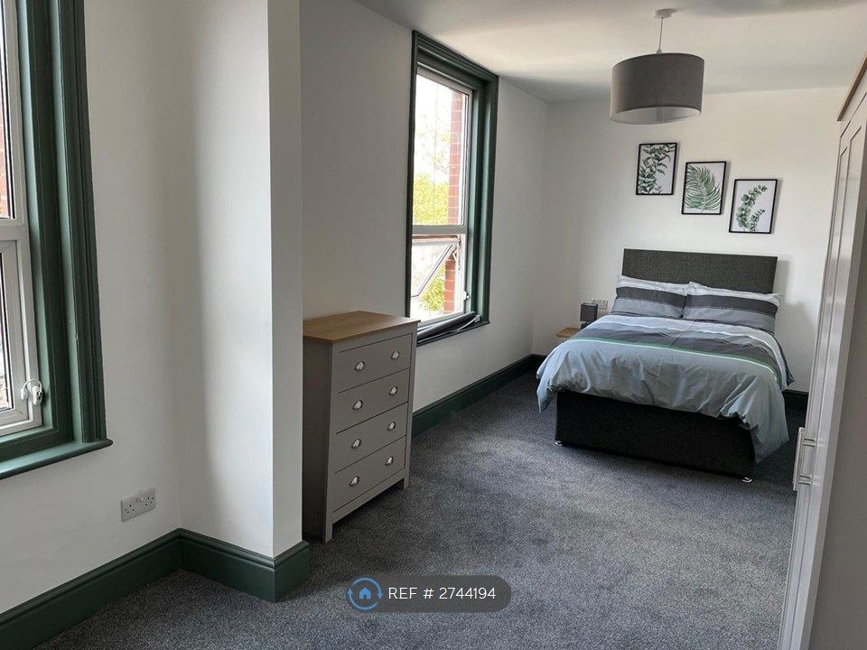 Property photo 2 of 21