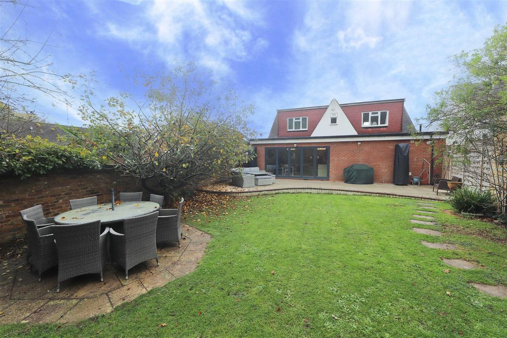 Property photo 2 of 22