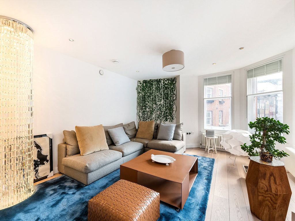 Property photo 2 of 9 Lisle Street