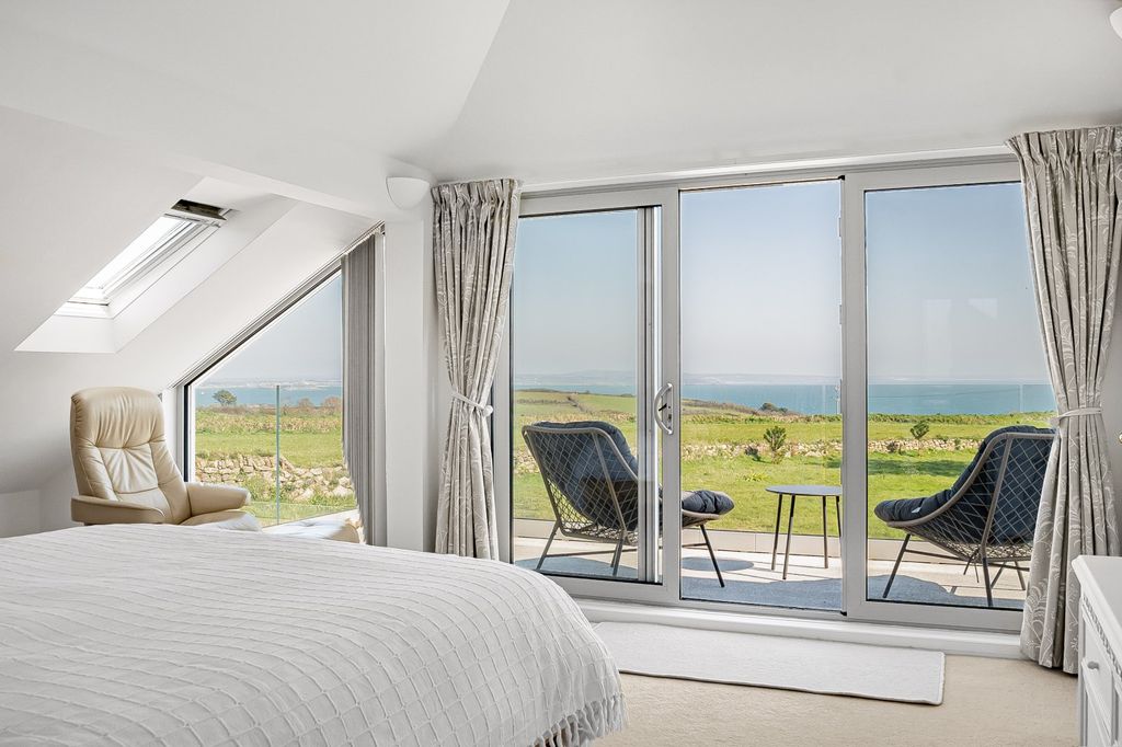 Property photo 2 of 21 Picture 2