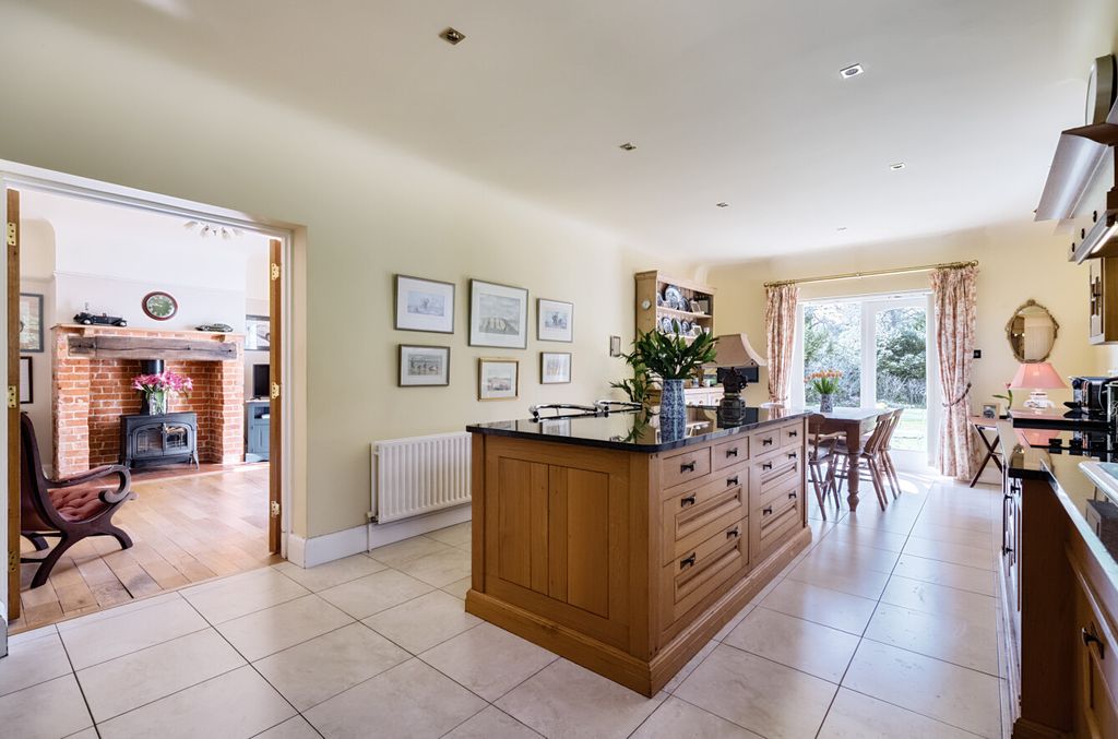 Property photo 2 of 38