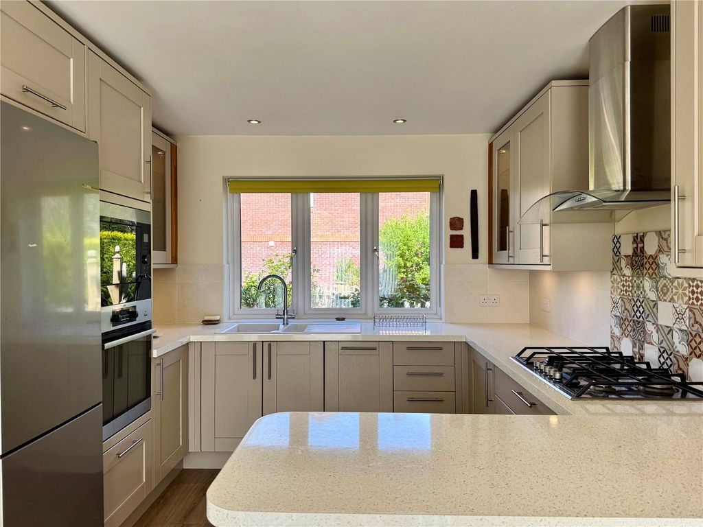 Property photo 3 of 14 Picture No. 16