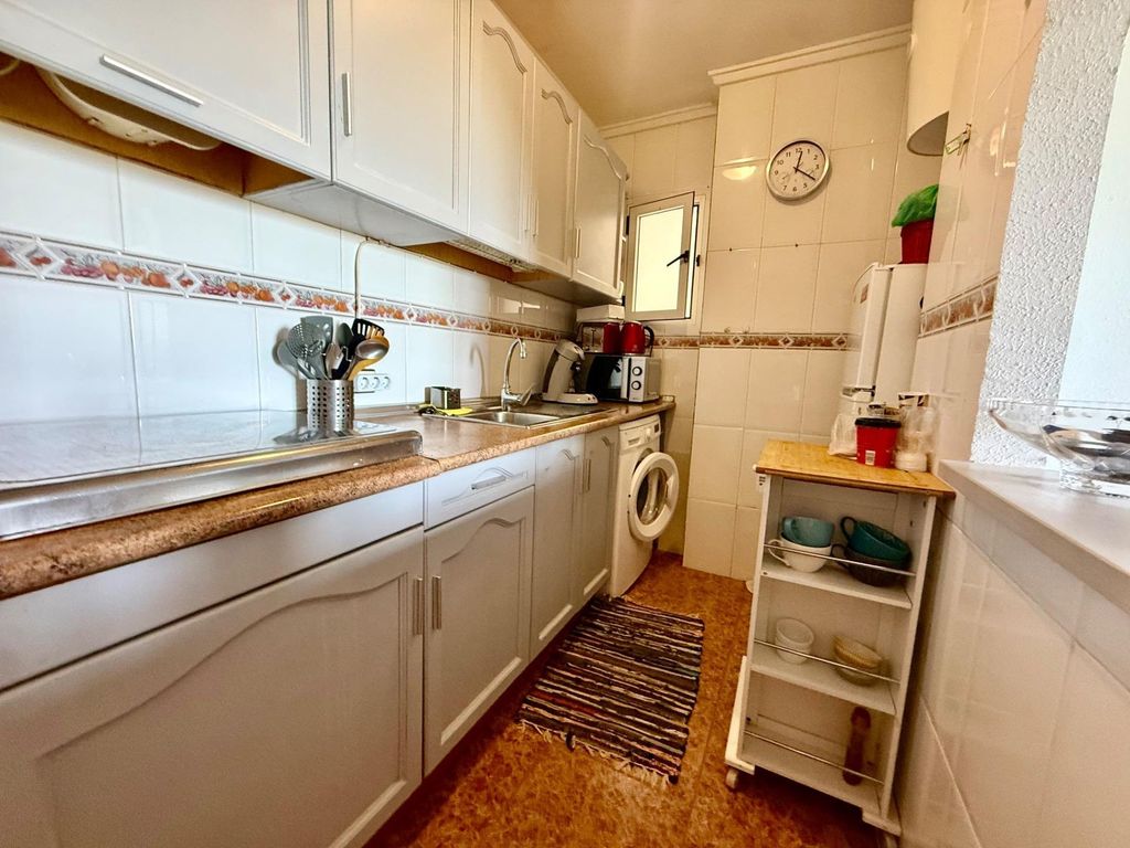 Property photo 2 of 38