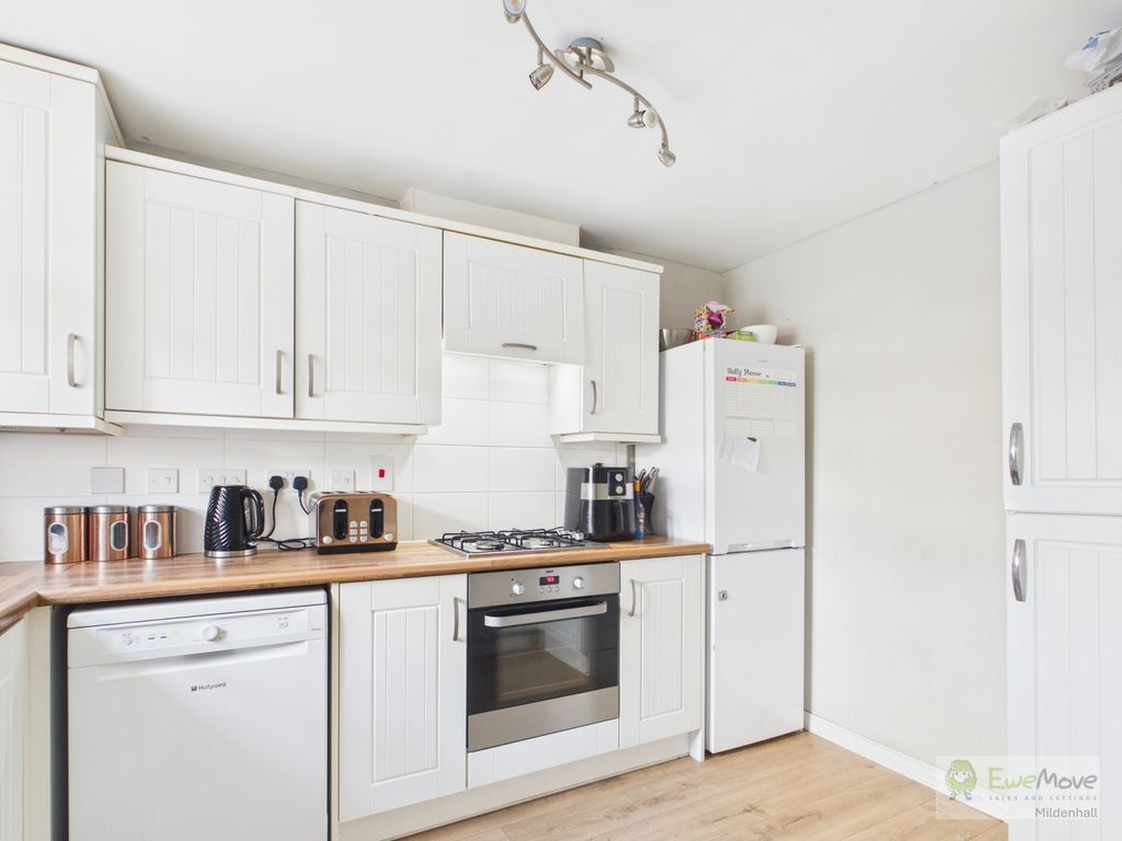 Property photo 3 of 12 Cam03603G0-Pr0054-Still010