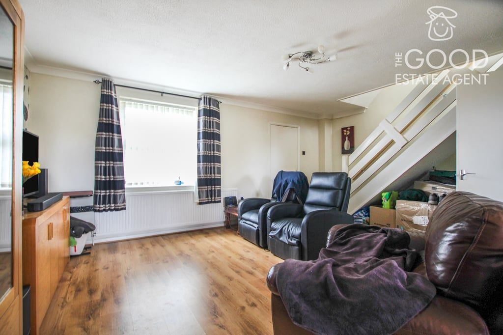 Property photo 2 of 12