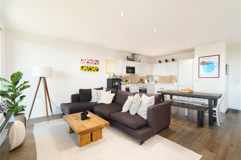 Property photo 3 of 21 Picture No. 23