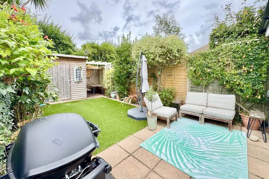 Property photo 3 of 23