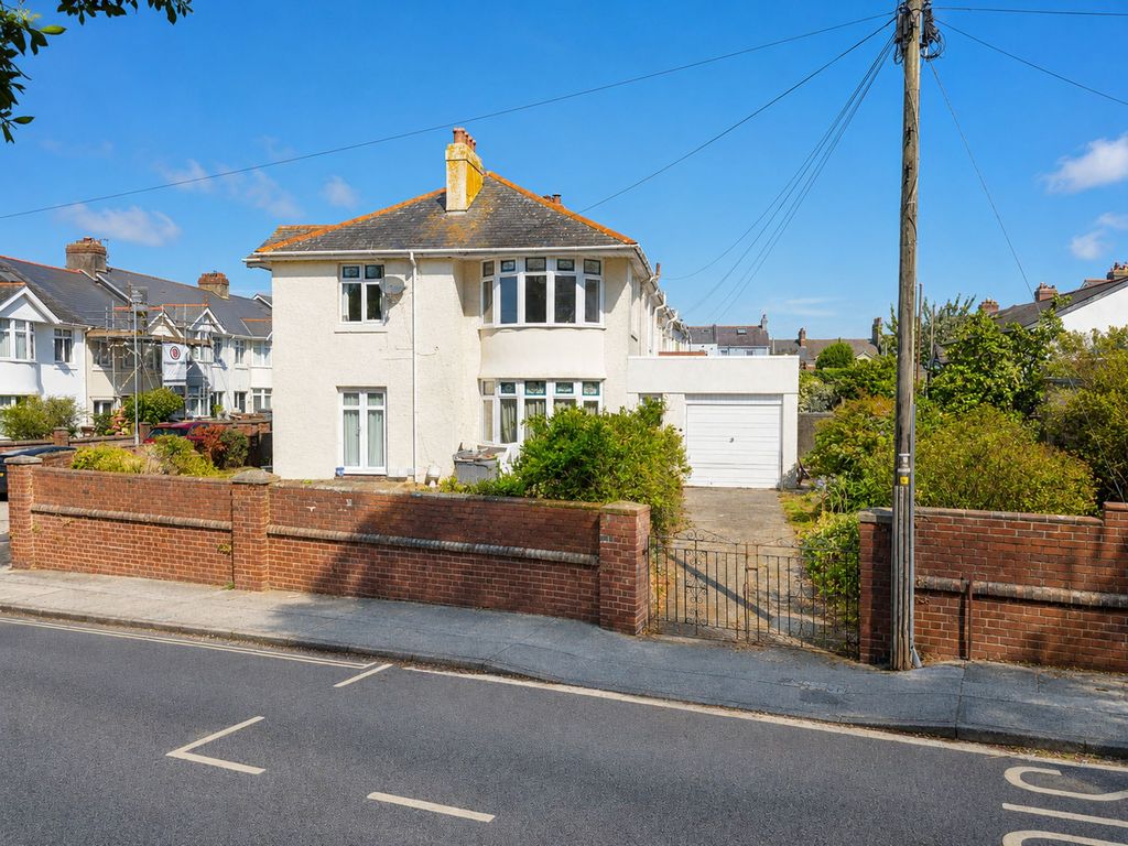 Property photo 2 of 27