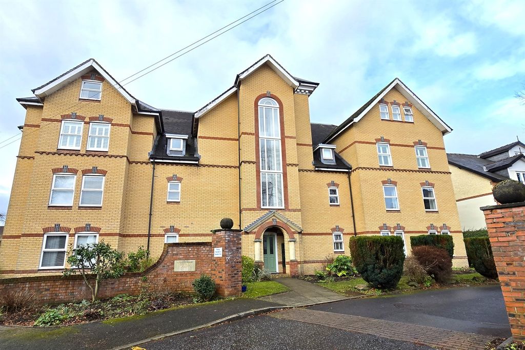 Property photo 1 of 15 (Main)