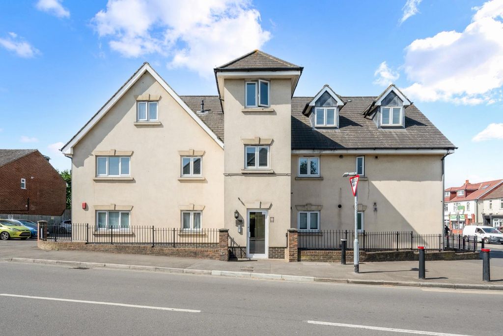 Property photo 1 of 16 St Georges Court