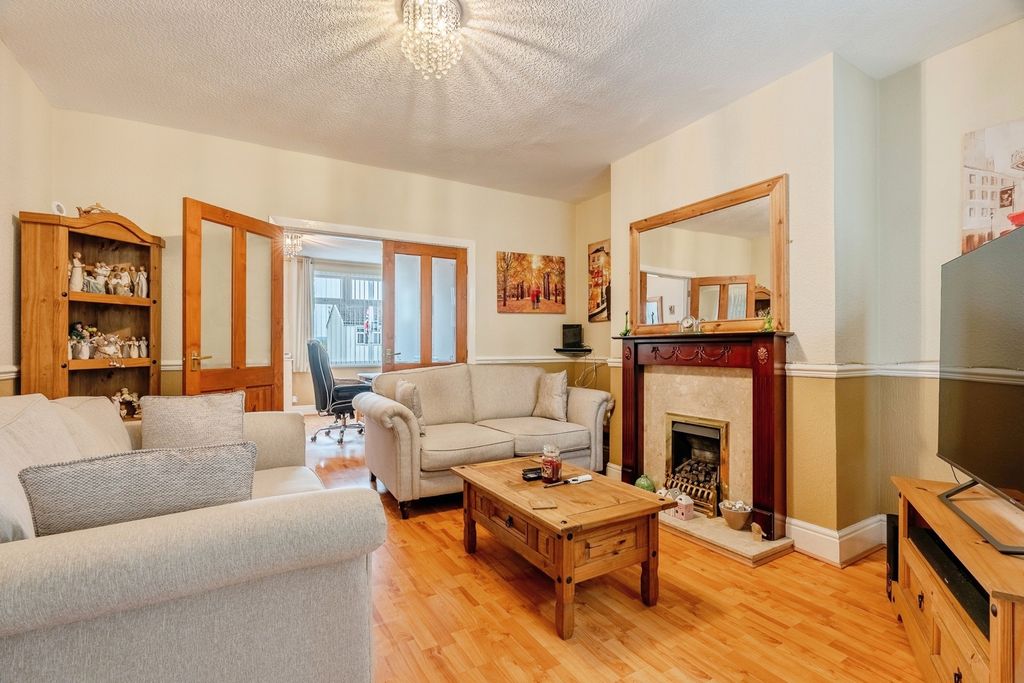 Property photo 2 of 17 Photo