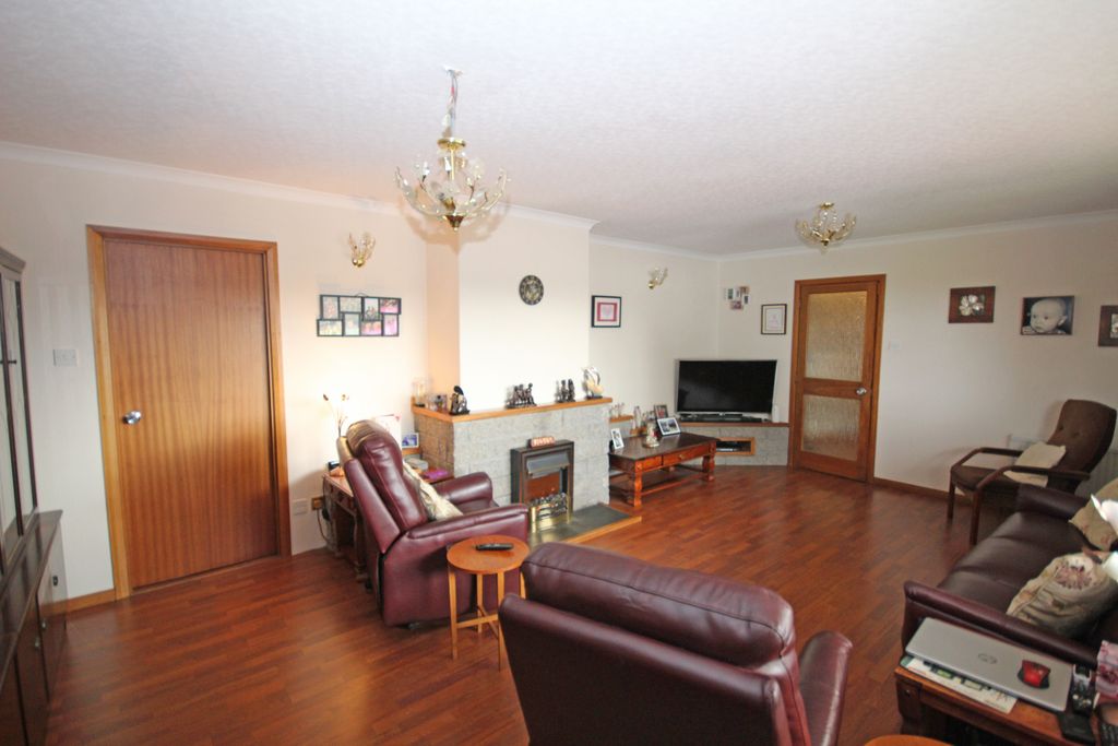 Property photo 3 of 35