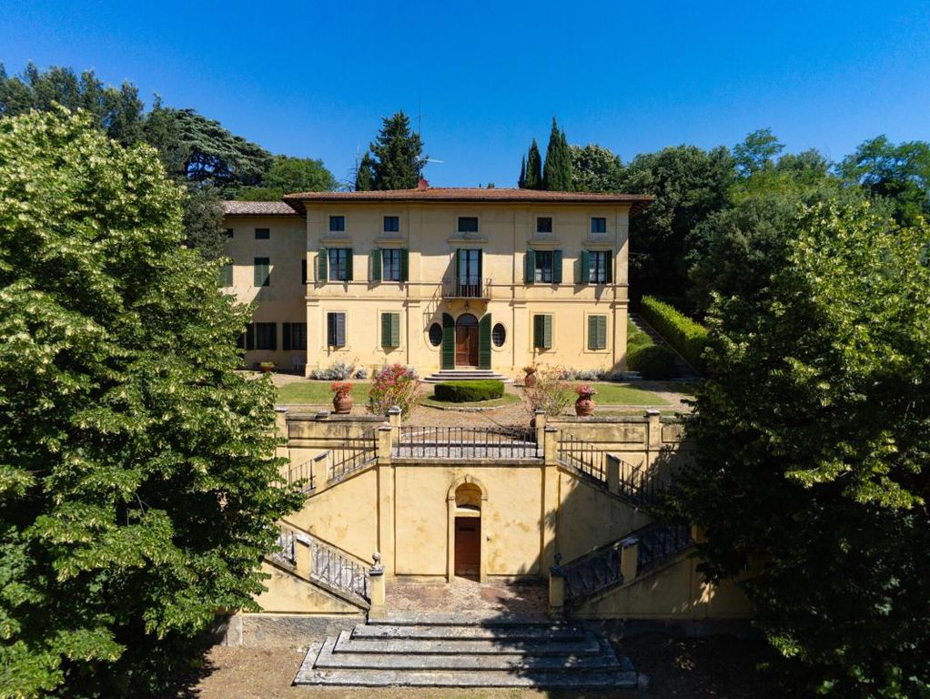 Property photo 1 of 36