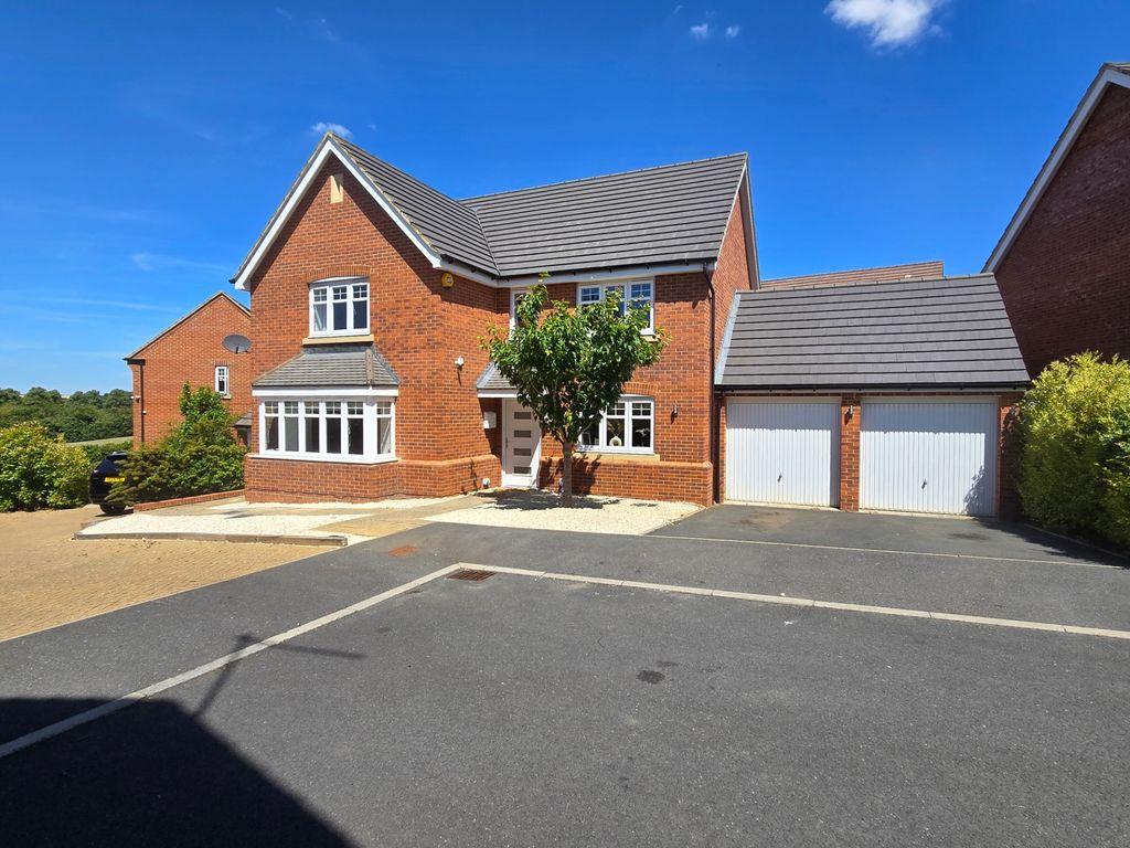 Property photo 1 of 24 Bounds Close
