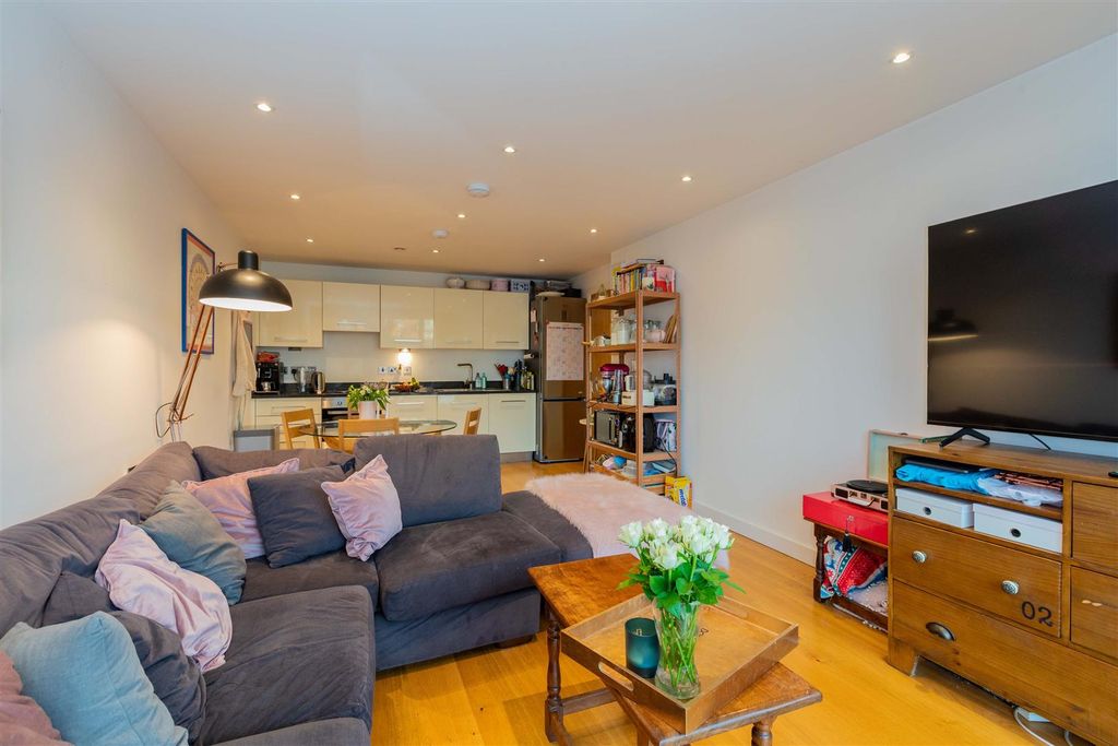 Property photo 3 of 11 11 Rivington-8.Jpg