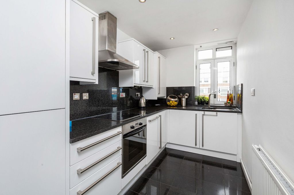Property photo 2 of 14 Kitchen