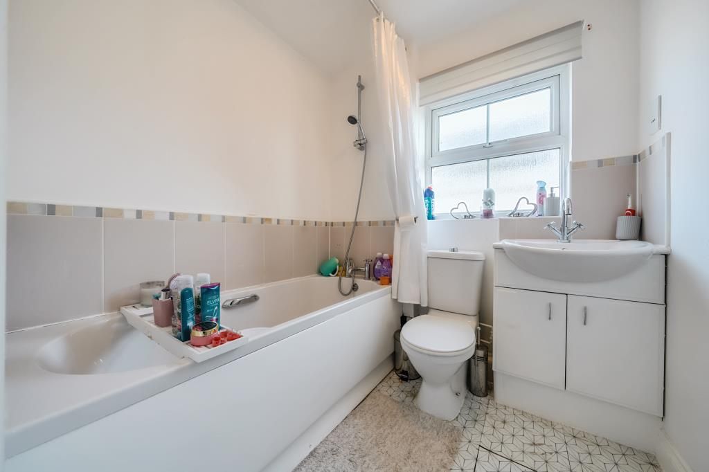 Property photo 3 of 15 Bathroom