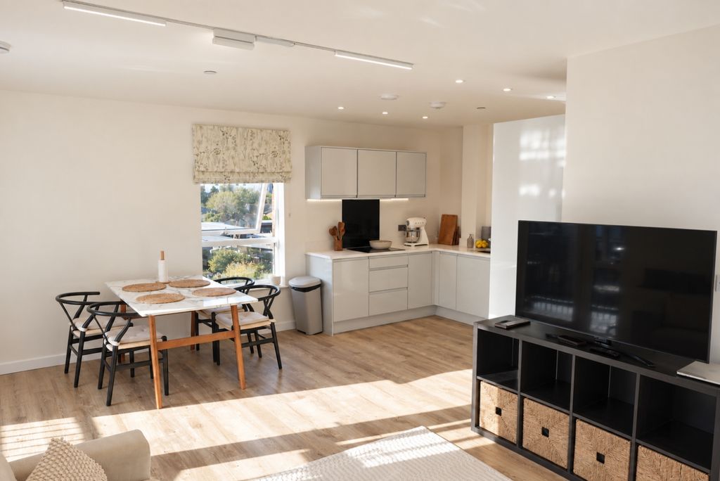 Property photo 1 of 11 6d2191A5-9564-412A-A2E1-39689c1F222d