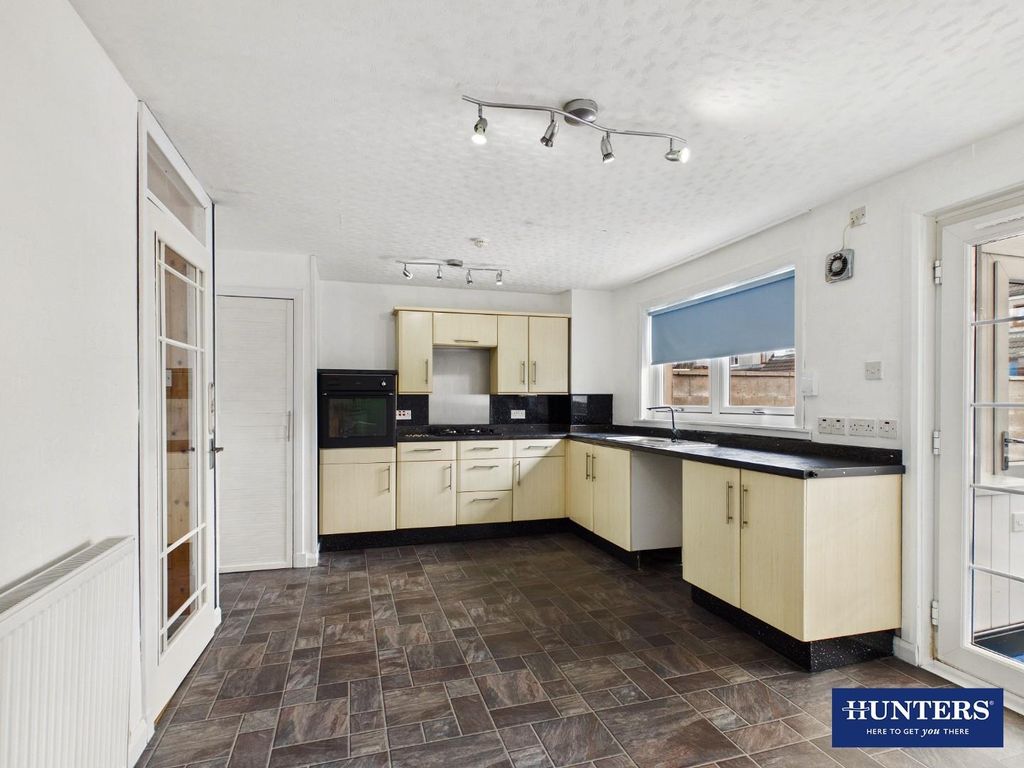 Property photo 3 of 13 Cam05424G0-Pr0151-Still010.Jpg