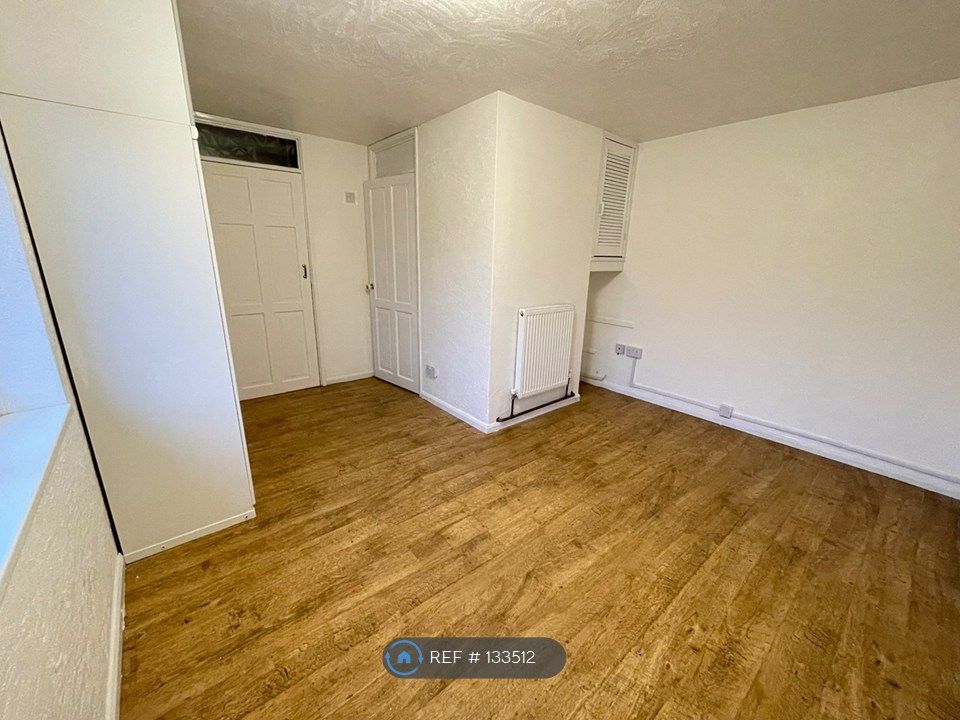 Property photo 3 of 5 Master Bedroom