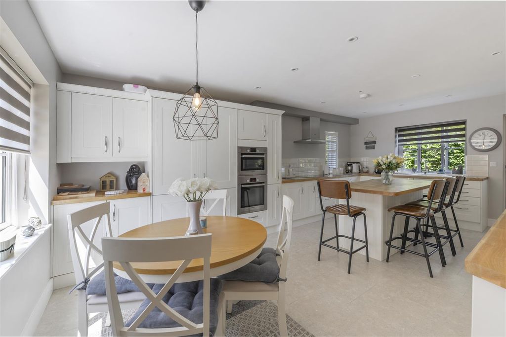 Property photo 1 of 22 73Aheath11.Jpg