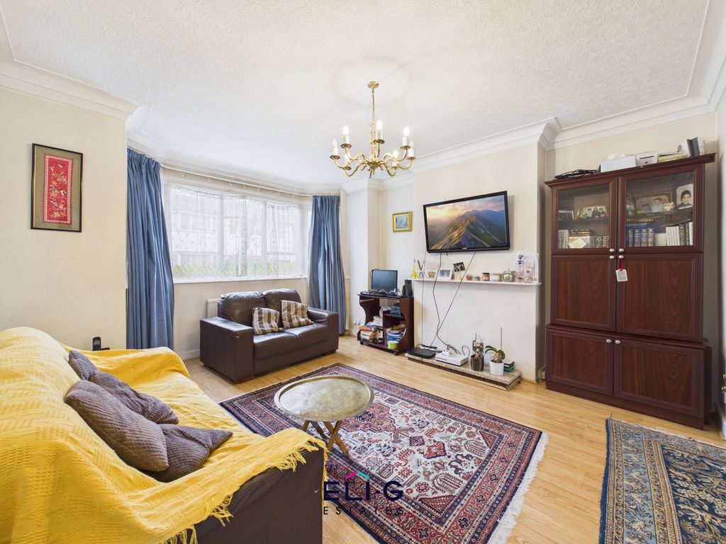 Property photo 3 of 13 Gallery