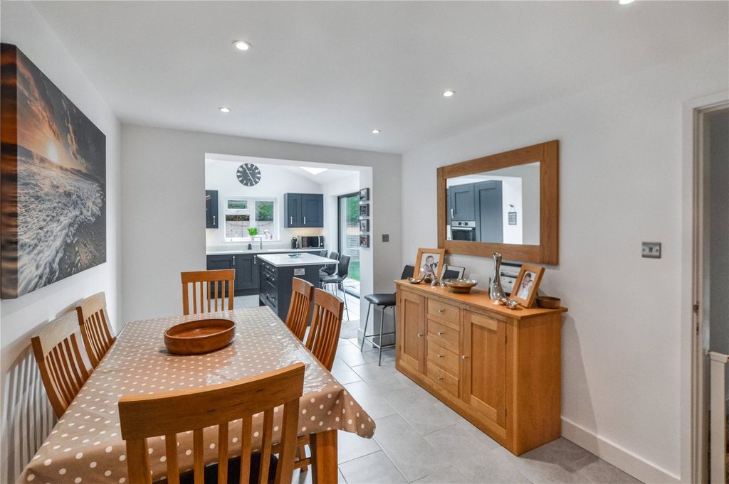 Property photo 3 of 17 Picture No. 31