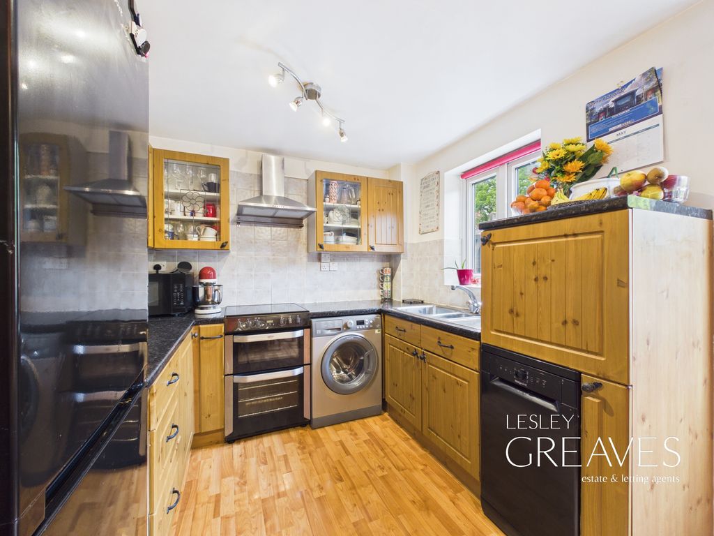 Property photo 3 of 8 Kitchen:Diner