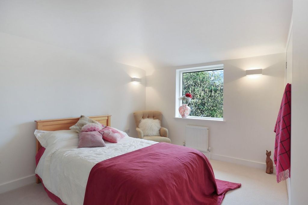 Additional image 7 of 5 bed detached house for saleCoppice Avenue, Great Shelford CB22