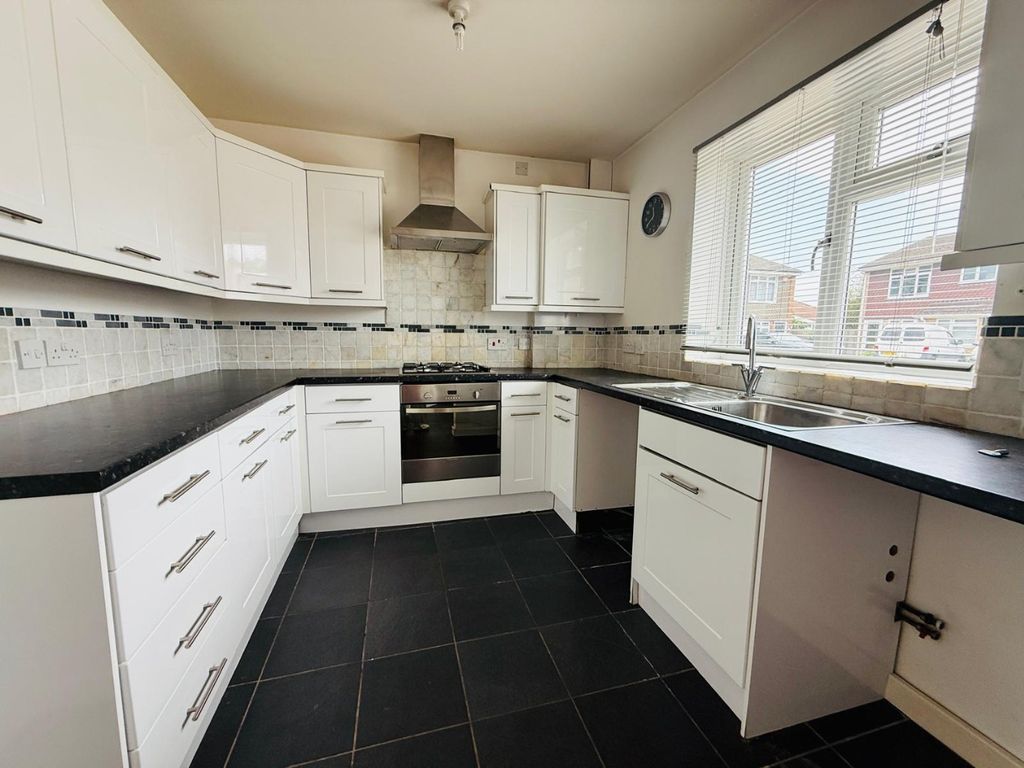Property photo 2 of 11 4132287