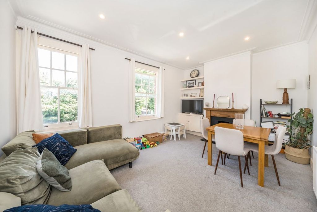 Property photo 2 of 8
