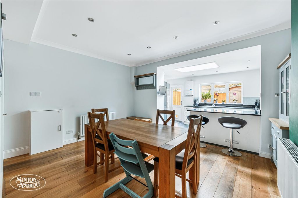 Property photo 3 of 14 117 Balfour Road-5.Jpg