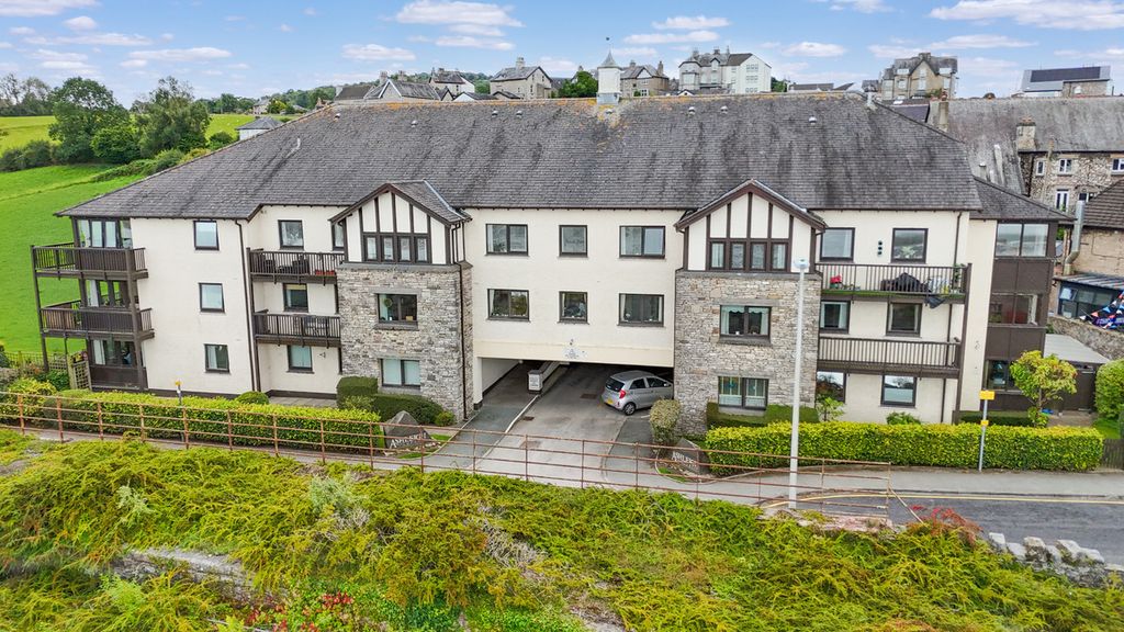 Property photo 1 of 25