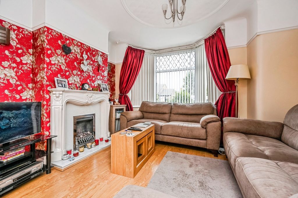 Property photo 2 of 17 Photo