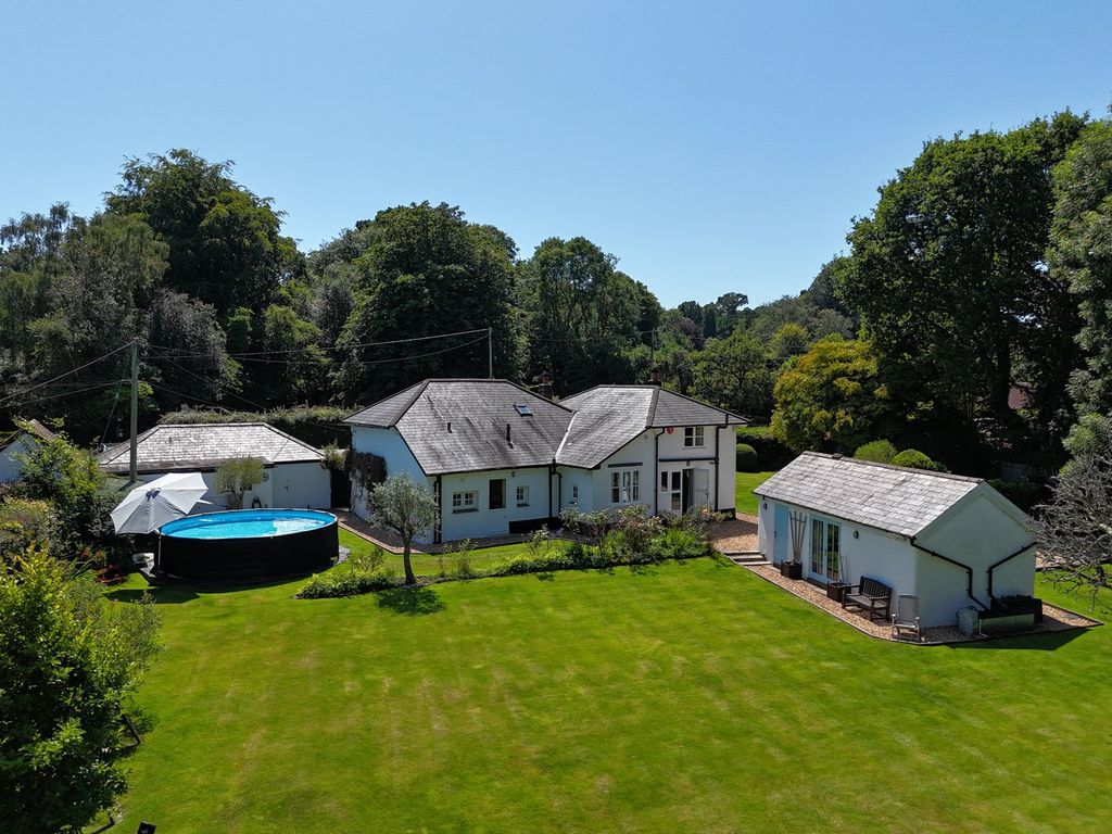 Property photo 2 of 21