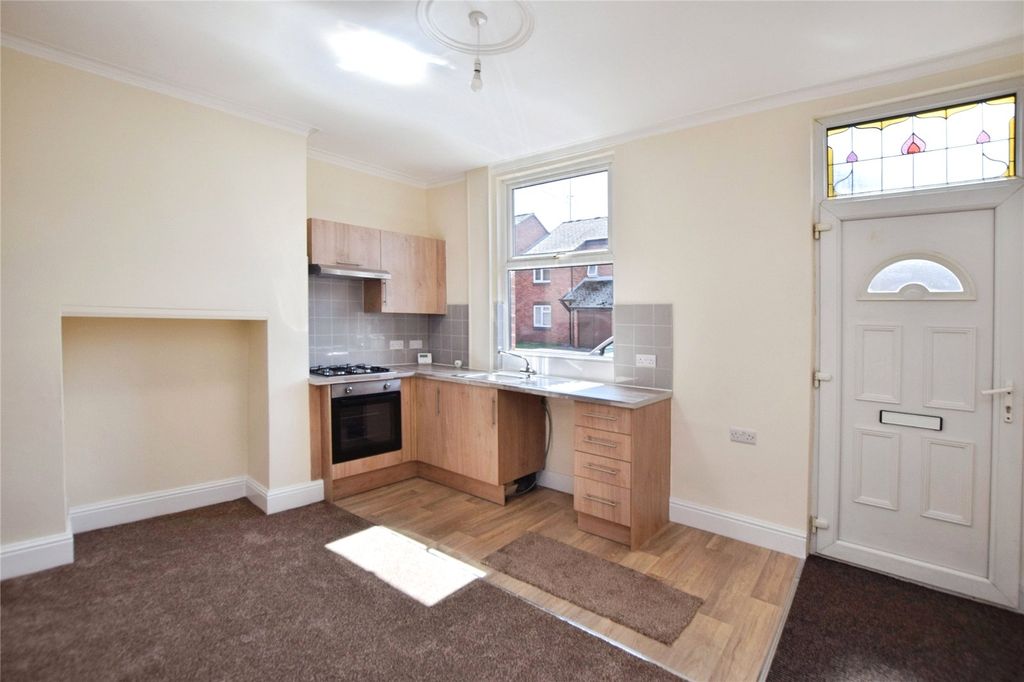 Property photo 2 of 8 Picture No. 11