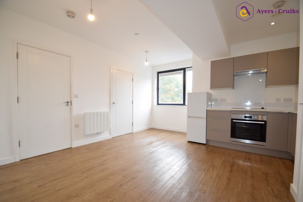 Property photo 2 of 6 Gallery