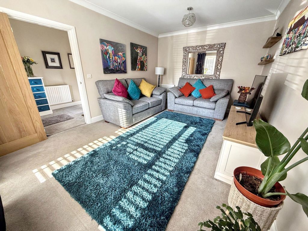 Property photo 2 of 25