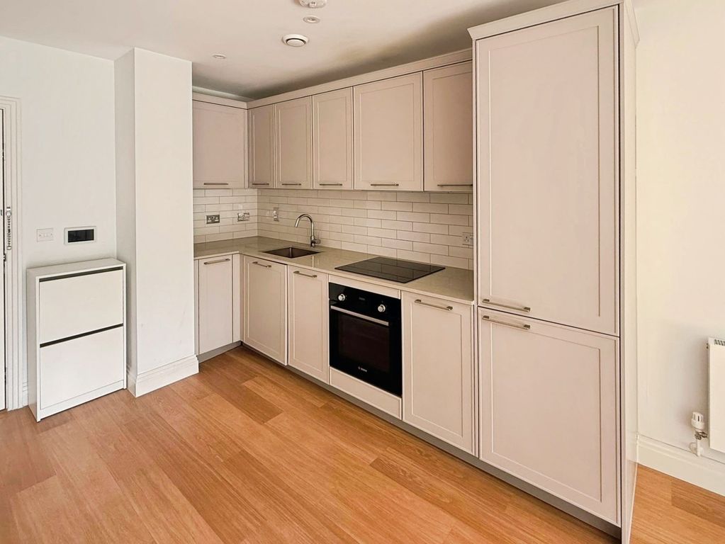 Property photo 3 of 6 Pbox-Img.Jpg