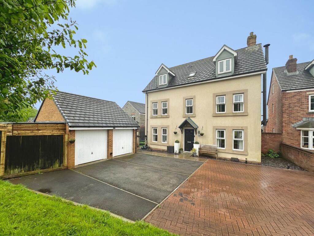 Property photo 1 of 22