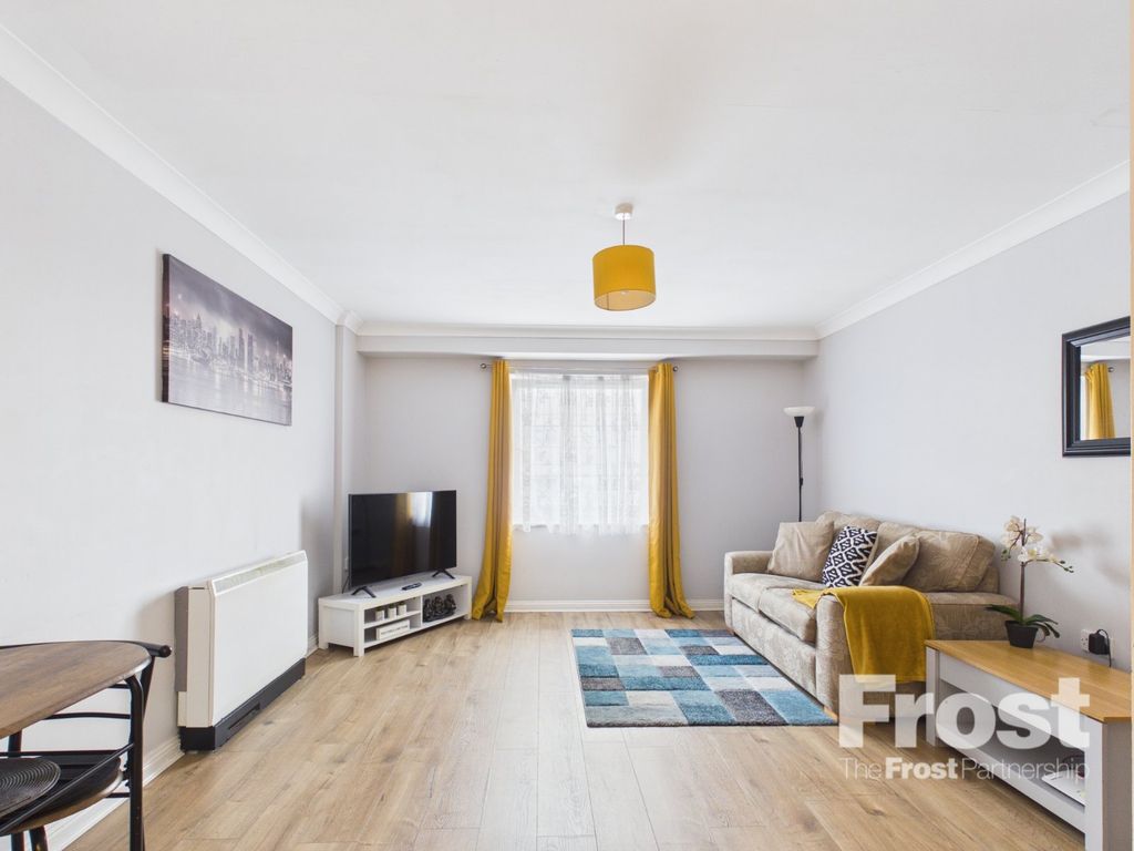 Property photo 1 of 7 Living Room
