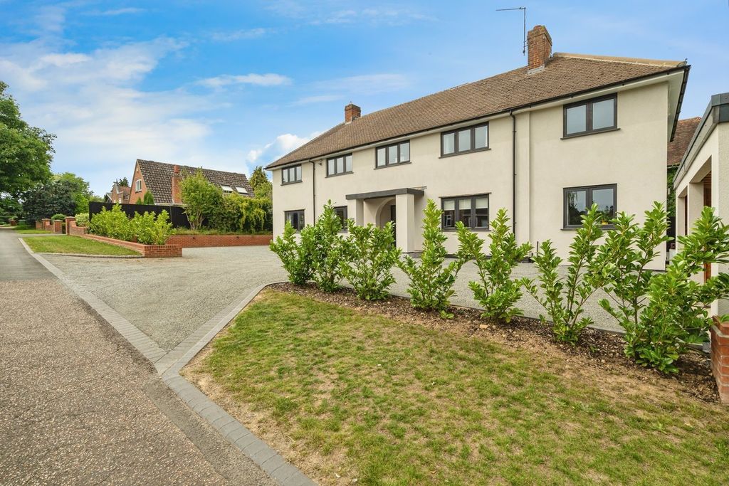 Property photo 1 of 33