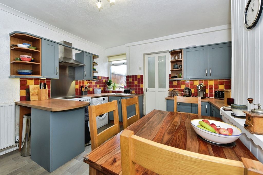 Property photo 2 of 16 Pbox-Img.Jpg