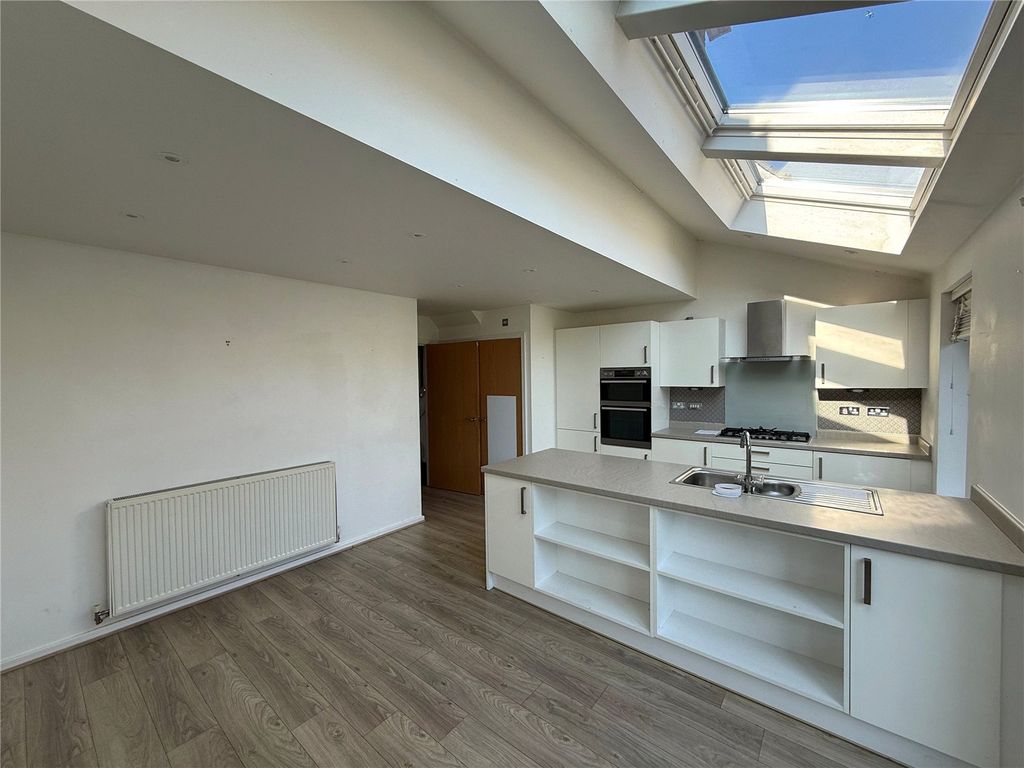 Property photo 3 of 12 Picture No. 20