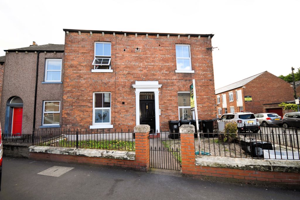 Property photo 1 of 5 1 Bed City Centre Flat To Rent - Myddleton Street, Carlisle